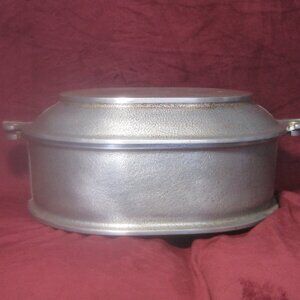 Guardian Service Roaster 5 Qt. Dutch Oven With Original Lid. Hammered Aluminum.